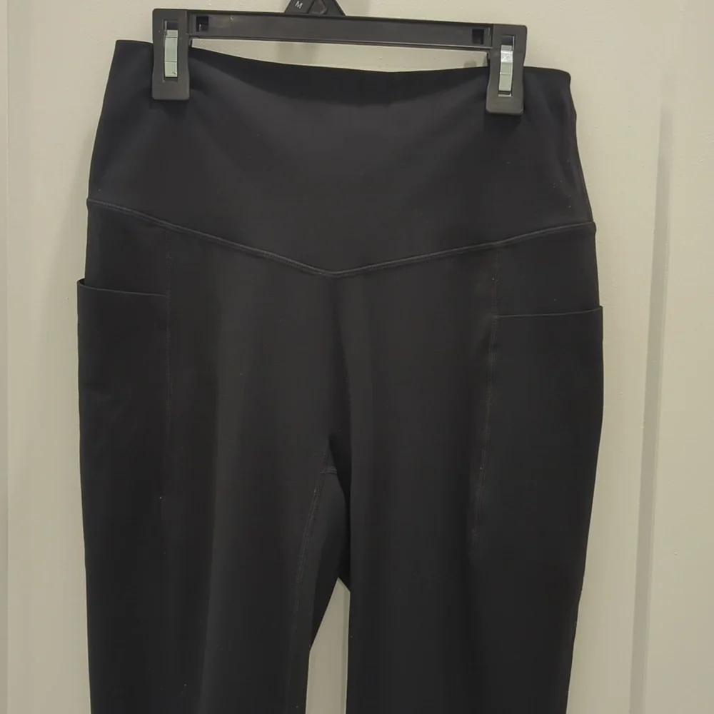 POPFLEX Supersculpt™ Flared Leggings with Pockets (Black) - Picture 3 of 10